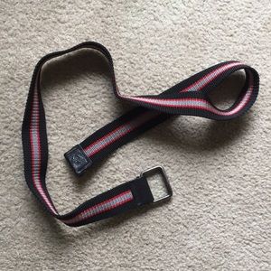 Express belt with leather accents